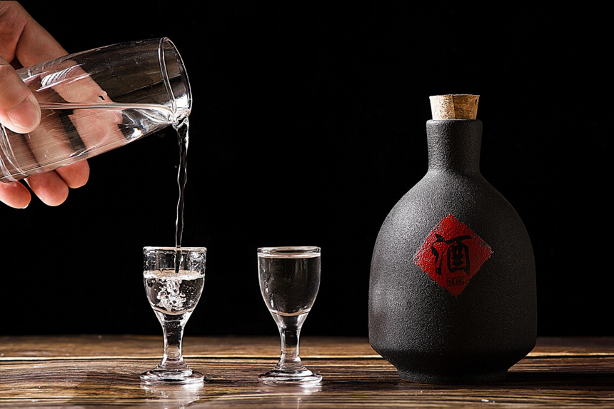 和洋酒相比,为何说白酒是“粮食精”?